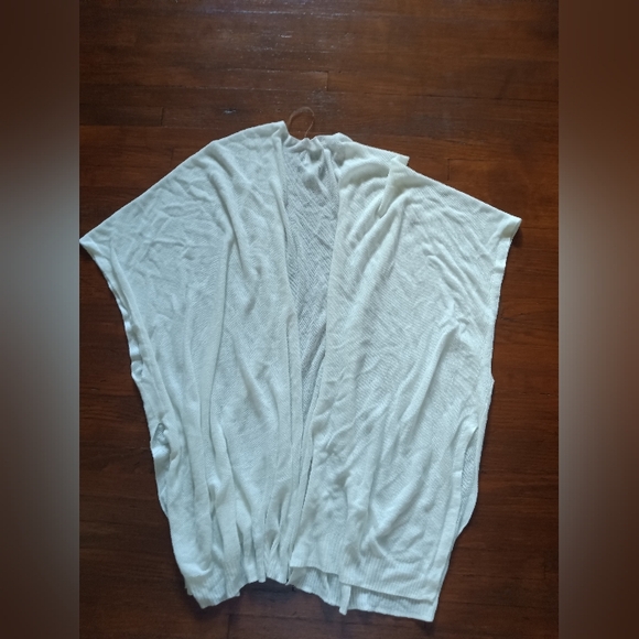 A New Day White Sleeveless Cardigan Lightweight NWOT - Picture 2 of 3